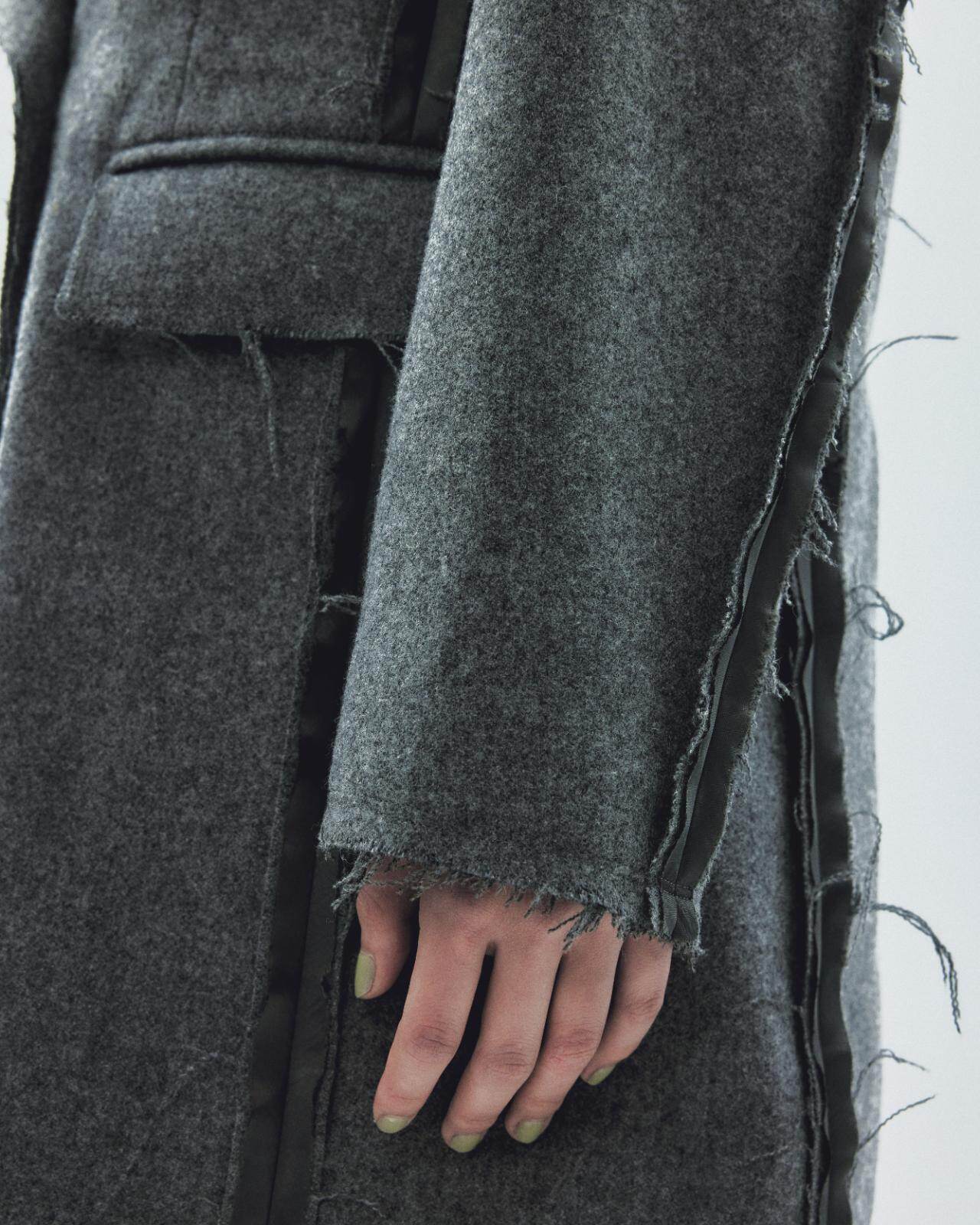 タナカダイスケ“フリル袖”ニットや花柄レースのカーディガン、雪のビーズ刺繍バレッタも｜写真8