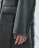 タナカダイスケ“フリル袖”ニットや花柄レースのカーディガン、雪のビーズ刺繍バレッタも｜写真8