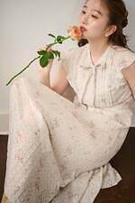 セルフォード“チュール花”付きカーディガン＆バラのつぼみチャーム、植物画家ルドゥーテとコラボ｜写真5