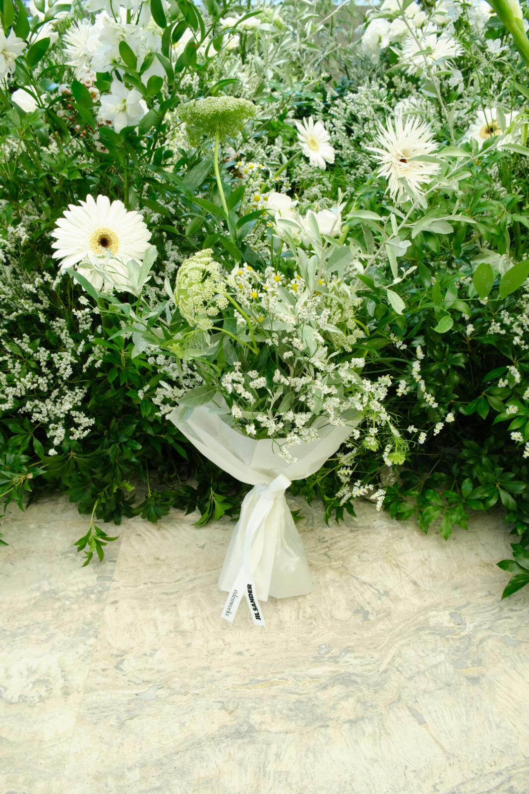 ジル サンダー銀座が“草花に包まれる”インスタレーションイベント、限定ドリンク販売も｜写真7