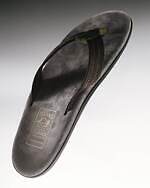 ディスイズネバーザット×アイランドスリッパのスエードサンダル、カーキとブラウンの鼻緒で｜写真5