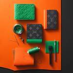 ルイ・ヴィトンのメンズ財布、“ヴィヴィッド色”モノグラム レザーの三つ折りウォレットなど｜写真1