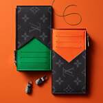 ルイ・ヴィトンのメンズ財布、“ヴィヴィッド色”モノグラム レザーの三つ折りウォレットなど｜写真3