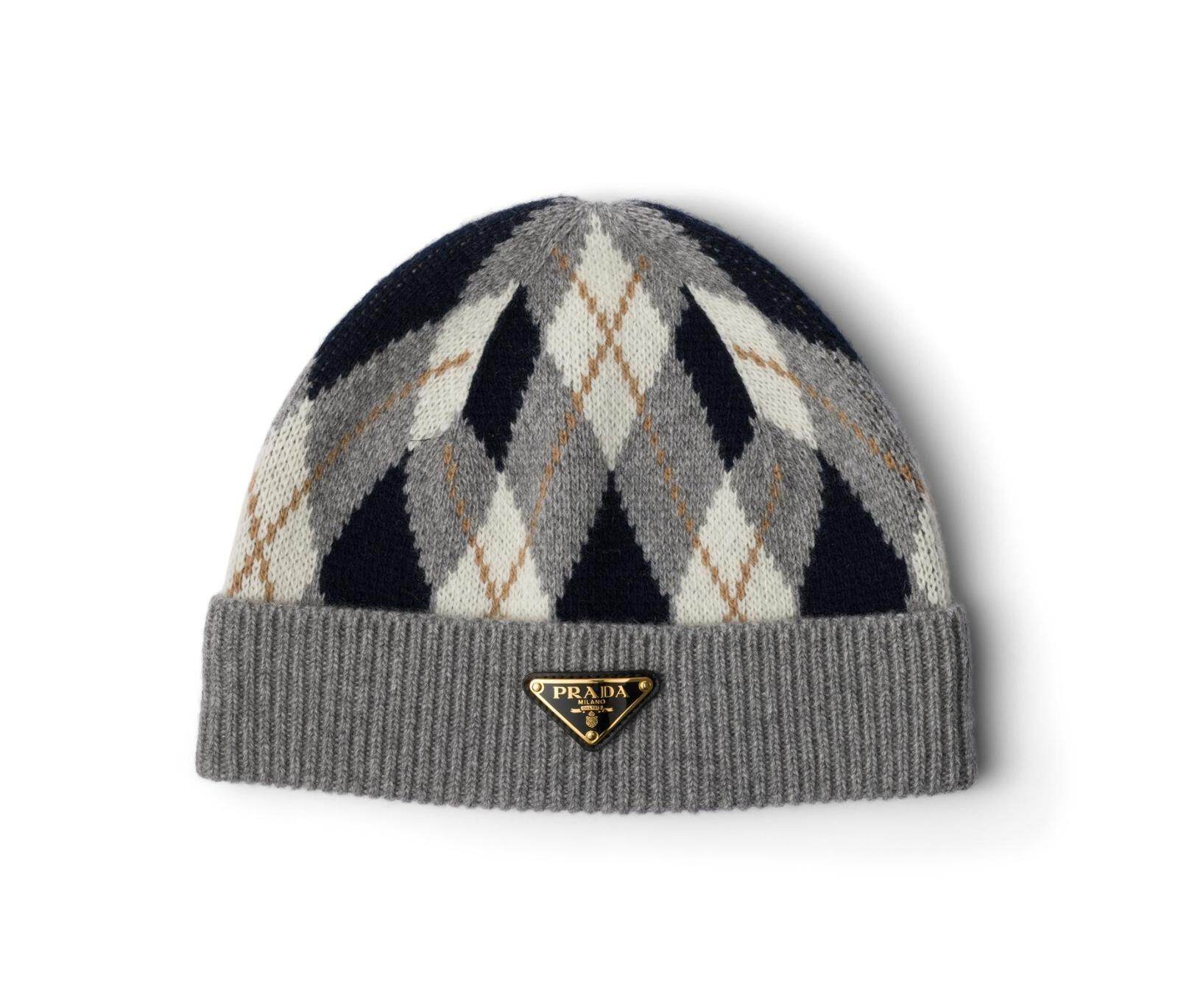 プラダ“スエードorナッパレザー”の機能美バッグやチェーン付きミニ財布｜写真7