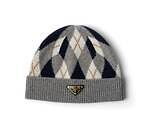 プラダ“スエードorナッパレザー”の機能美バッグやチェーン付きミニ財布｜写真7