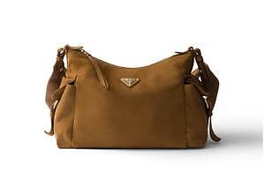 プラダ“スエードorナッパレザー”の機能美バッグやチェーン付きミニ財布｜写真2