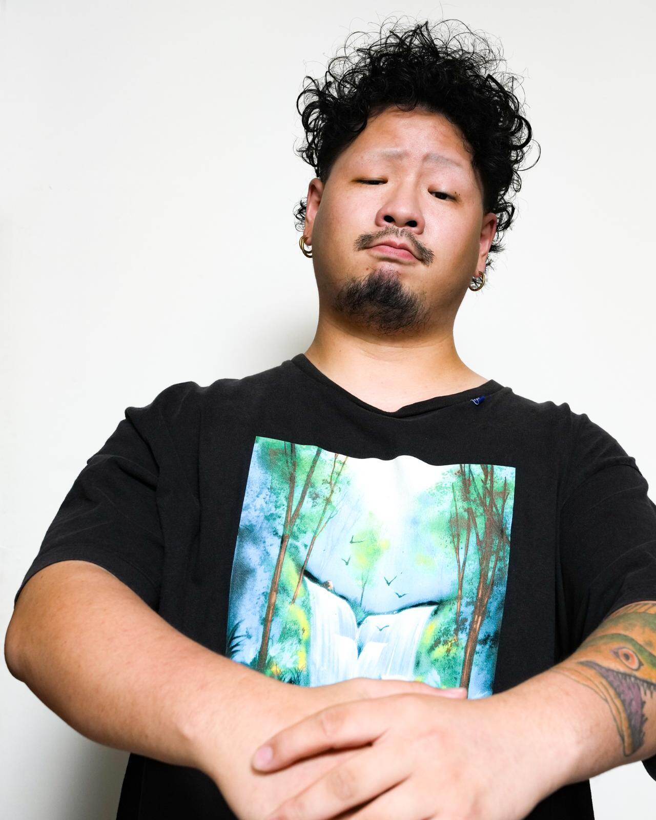 <b width="1280" height="1600">益田英知</b> Tシャツ オフ-ホワイト / ボトムス エクストララージ / シューズ ナイキ ※全て私物