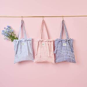 キャス キッドソン“手書き”のギンガムチェック雑貨、結べるリボン付きトートバッグ＆ポーチ｜写真1