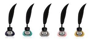 文学モチーフ「羽根ペンネイルポリッシュ」に凪良ゆうの小説カラー、すりガラスマット＆ざらりラメ｜写真1