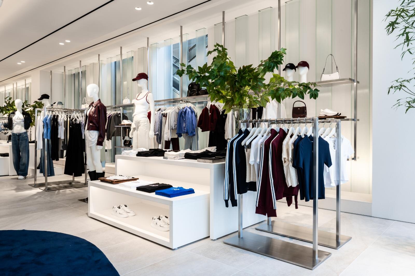 カルバン・クライン”アジア初”世界最大旗艦店が東京・原宿に、3フロアにアパレルやアンダーウェア展開｜写真28