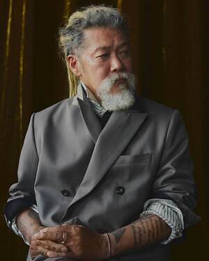 イレニサ“エポーレット付き”軽やかウールのブルゾン＆柔らかなブリーチのデニムスラックス｜写真3