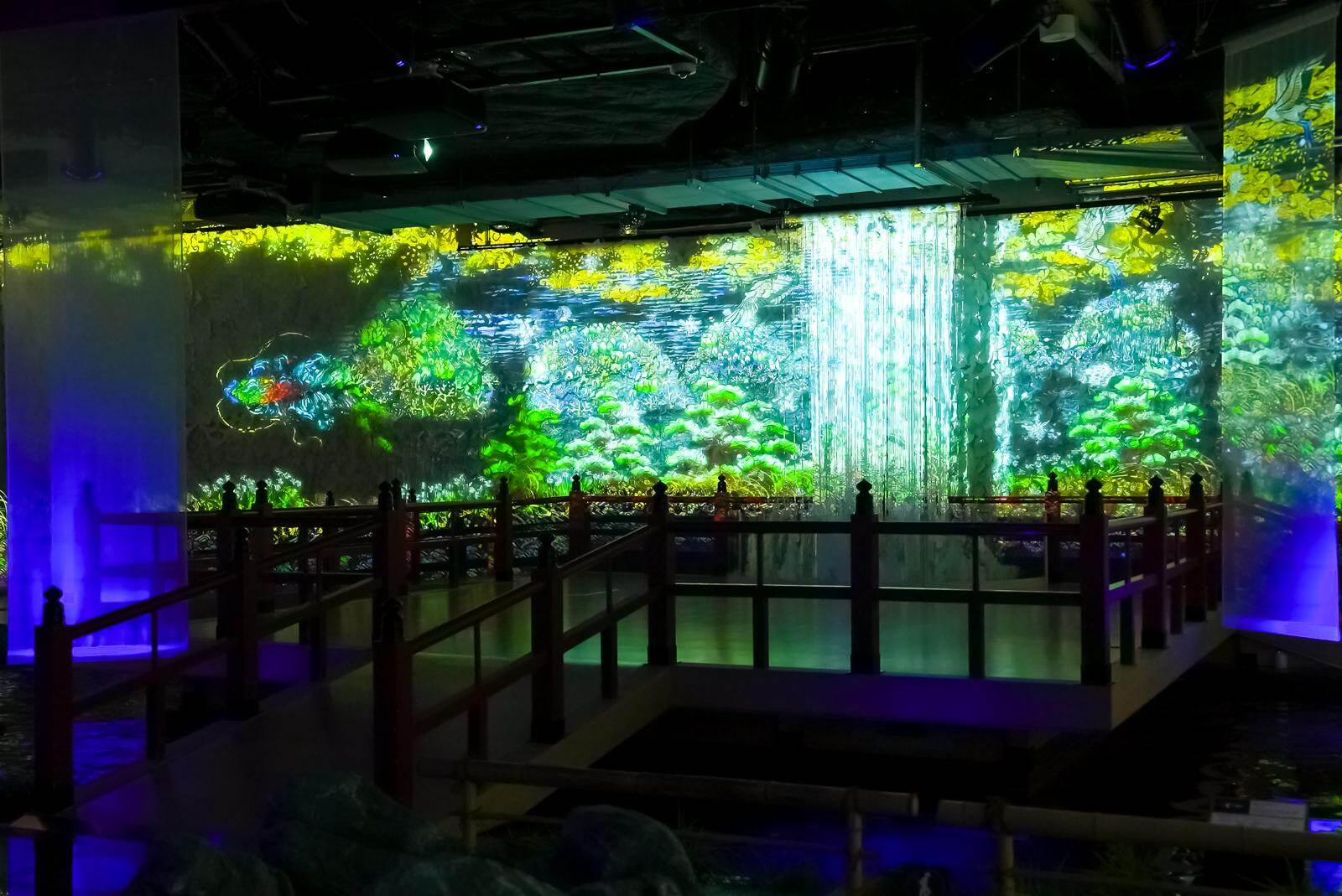 神戸「アトア」アート没入型アクアリウム、フォトジェニックな花火演出や‟カワウソ”スイーツ＆ぬいぐるみ｜写真21