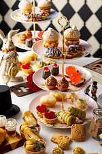 「アリスとハートの女王様のお茶会」ヒルトン東京で、“秋の味覚たっぷり”パンが主役のアフタヌーンティー｜写真2