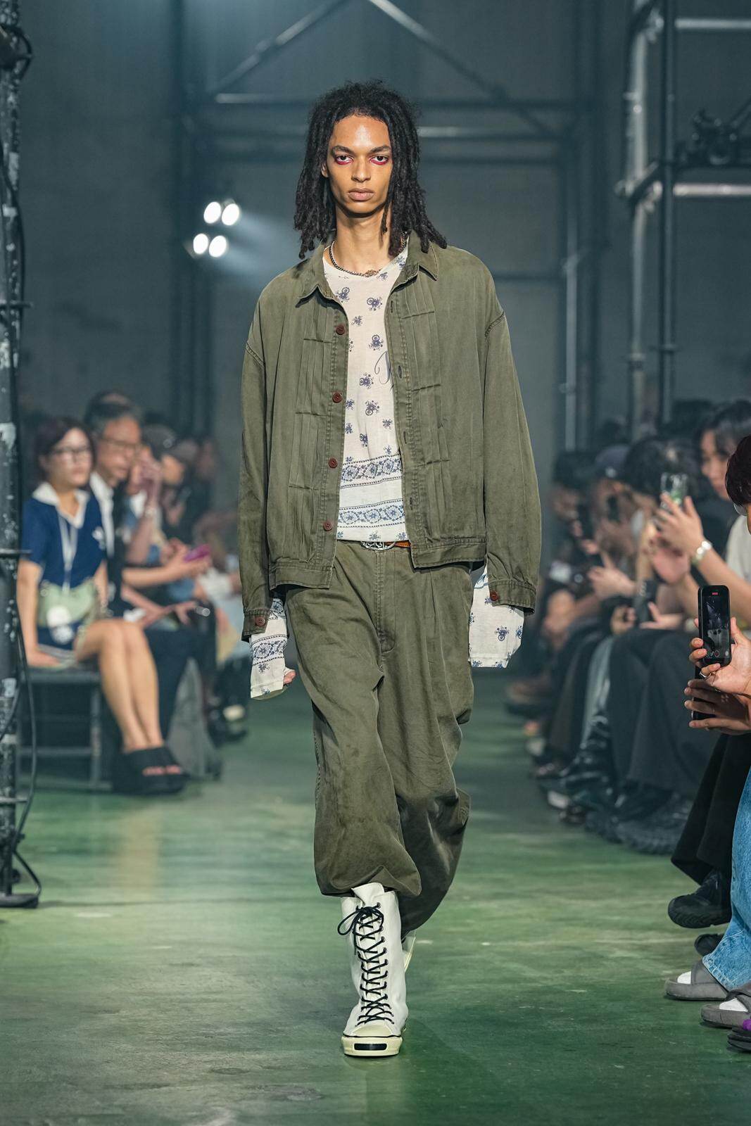 カミヤ(KAMIYA) 2026年春夏メンズコレクション  - 写真13