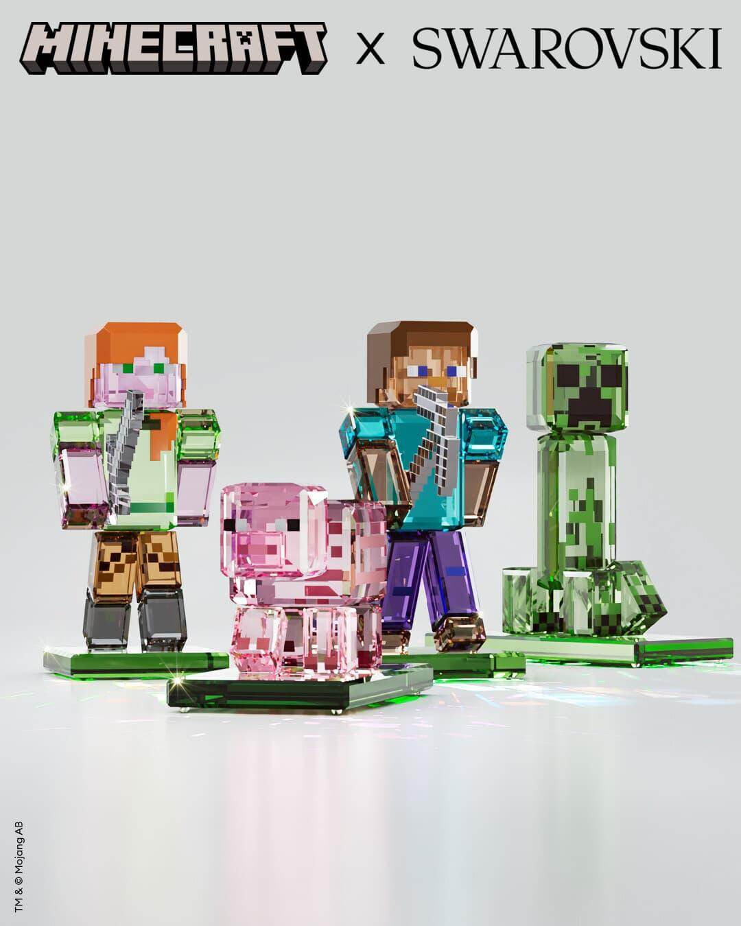 (左から)マインクラフト アレックス 58,300円、マインクラフト ピッグ 54,450円、 マインクラフト スティーブ 58,300円、マインクラフト クリーパー 54,450円