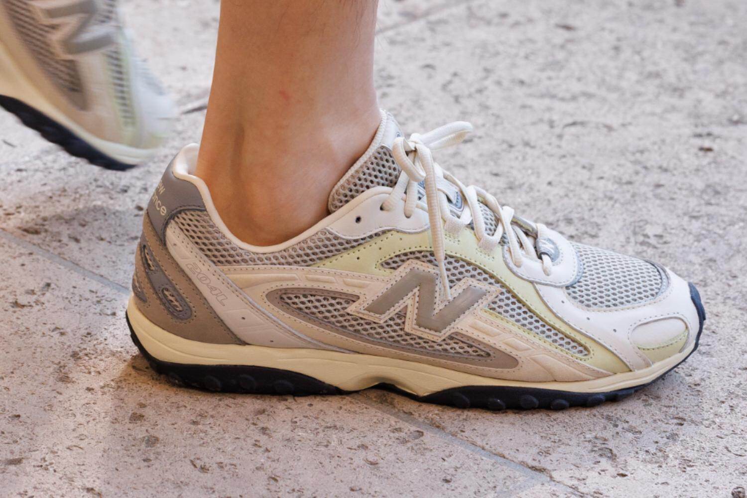 本日価格New Balance 996HR2アースカラースニーカー23.5美品 New Balance 2024年春夏再入荷♪ ニューバランス WL996HR2