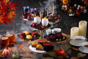 ザ・プリンス パークタワー東京のハロウィンアフタヌーンティー、“ドクロ浮かぶ”ゼリーや箒型ショコラ