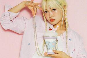 ファーファー×サンリオ「こぎみゅん」ロゴスウェット、クリームソーダバッグも