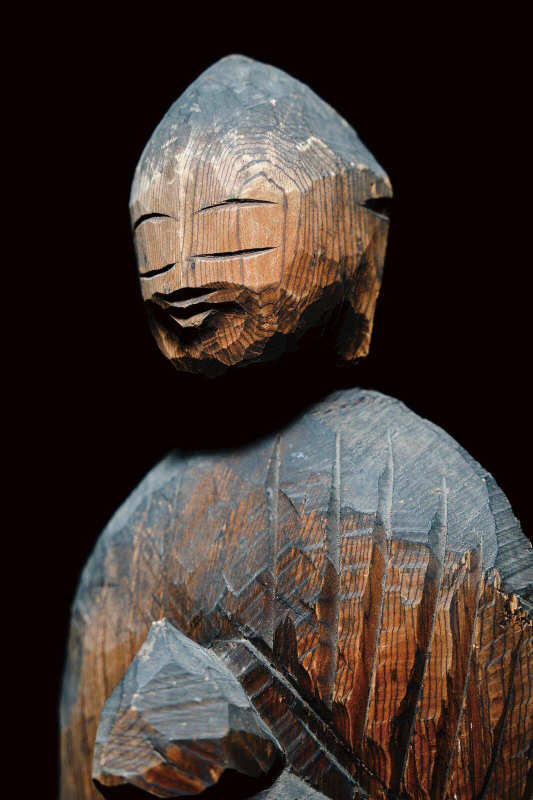 木彫の神仏像を残した僧・円空の展覧会が京都で、素朴で力強い円