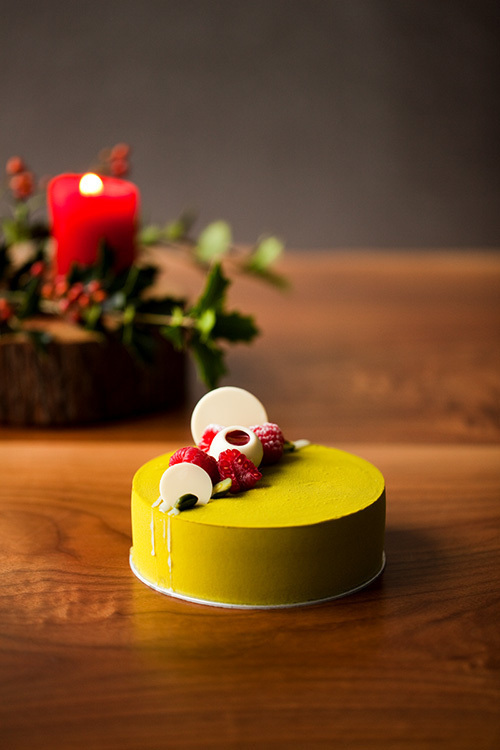 アンダーズ 東京が贈る初のクリスマスケーキ - 濃厚な味わいのブッシュ・ド・ノエルなど | 写真
