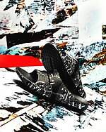 タカヒロミヤシタザソロイスト．×ウーフォスの厚底サンダル、全面レオパード＆楽譜のパターン入り｜写真13