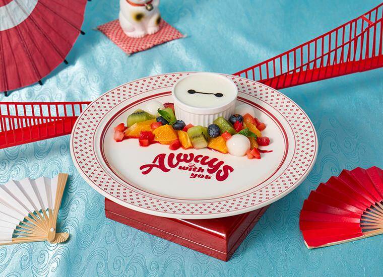 ディズニー「ベイマックス」カフェ”顔型”サンドイッチ＆力士姿のドリンク、東京・愛知・大阪で｜写真1