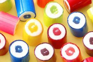 パパブブレ×アニメ「おそ松さん」”6つ子の顔”シルエットのキャンディ＆イメージカラーロリポップ