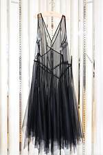 ユエ×フェティコ“上品な肌みせ”ランジェリー、Vラインブラジャー＆ランジェリー着想カーディガン｜写真11