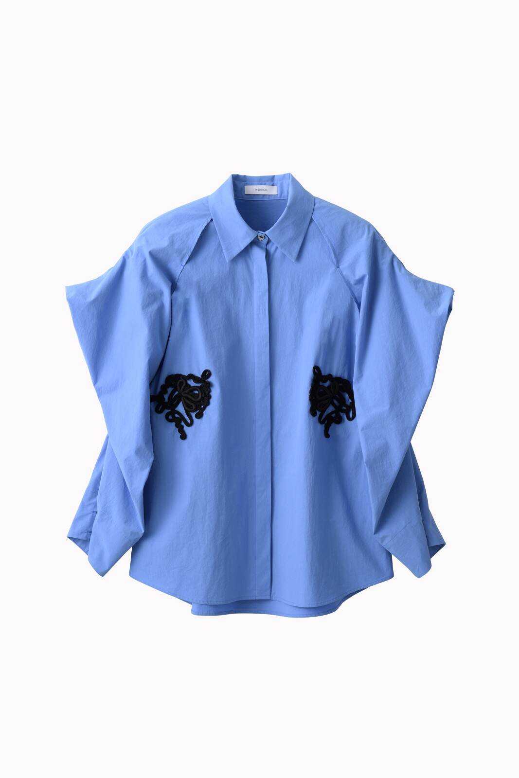 Trillium embroidered shirt 37,400円