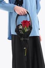 ミューラル、クリムト《接吻》着想の刺繍レースドレス＆“まるで花束”花柄刺繍のバッグ｜写真43