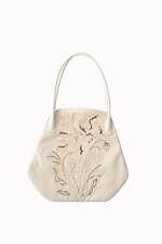 ミューラル、クリムト《接吻》着想の刺繍レースドレス＆“まるで花束”花柄刺繍のバッグ｜写真10