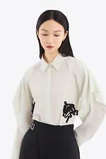 ミューラル、クリムト《接吻》着想の刺繍レースドレス＆“まるで花束”花柄刺繍のバッグ｜写真33