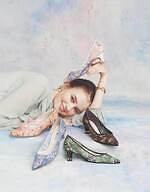 ダイアナ“名画モチーフ”シューズ＆バッグ、モネ《睡蓮》やゴッホ《ばら》から着想｜写真12