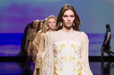 コンテスト｜毎日ファッション大賞の表彰式 - 大賞はイッセイ ミヤケの宮前、新人賞はマメの黒河内