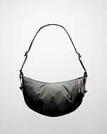 グラフペーパー×ブランコフ”立体的な三日月型”ショルダーバッグ、高耐久の撥水ナイロン素材で｜写真7