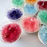 “宝石の煌めき”カラフルな琥珀糖を飾ったパフェ＆アイスケーキ、ハラペコラボのひんやりスイーツ｜写真2