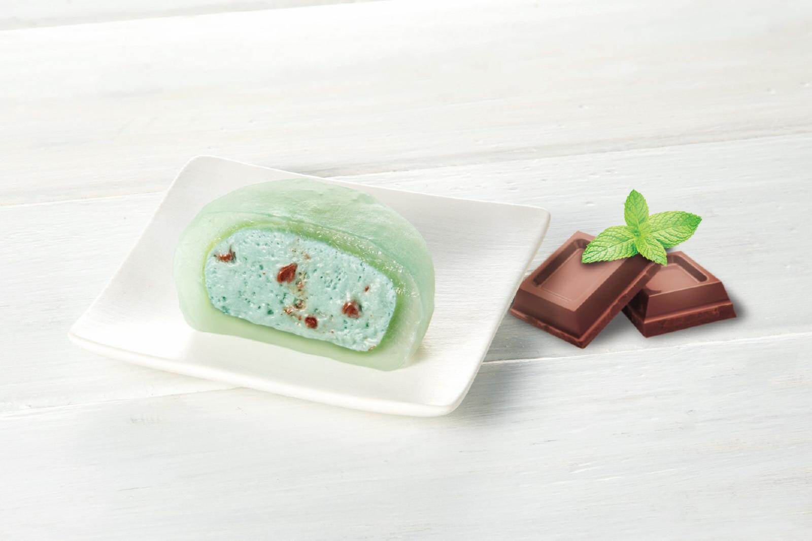 セブン-イレブンの“チョコミント”和スイーツ、ミントクリーム入り白いどら焼き＆とろもちわらび餅｜写真2