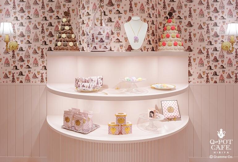 Q-pot CAFE.2号店が東京・日比谷に、“劇場”テーマのすみれ色アフタヌーンティー＆パフェ｜写真28