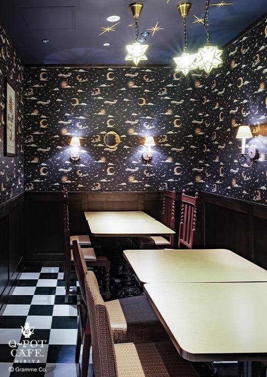 Q-pot CAFE.2号店が東京・日比谷に、“劇場”テーマのすみれ色アフタヌーンティー＆パフェ｜写真37