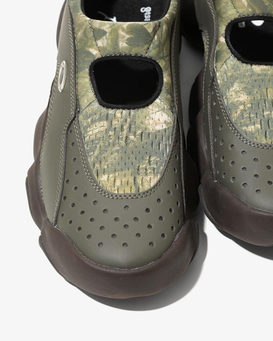 サウス2 ウエスト8“カモ柄”厚底スリッポンサンダル、オークリーファクトリーチームとコラボ｜写真6