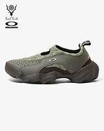 サウス2 ウエスト8“カモ柄”厚底スリッポンサンダル、オークリーファクトリーチームとコラボ｜写真3