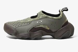 サウス2 ウエスト8“カモ柄”厚底スリッポンサンダル、オークリーファクトリーチームとコラボ