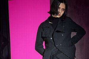 リミ フゥ“構築的”なセットアップやクラッシュ加工ニット、ヘッドフォン型レザーポーチも