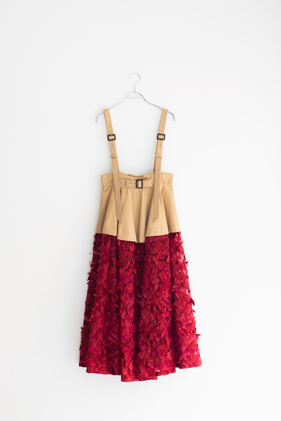 Petals carpet embroidered skirt 99,000円