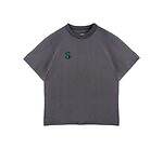 sacai“ロゴの一部が浮かび上がる”刺繍半袖Tシャツ、ドーバー銀座限定で｜写真1