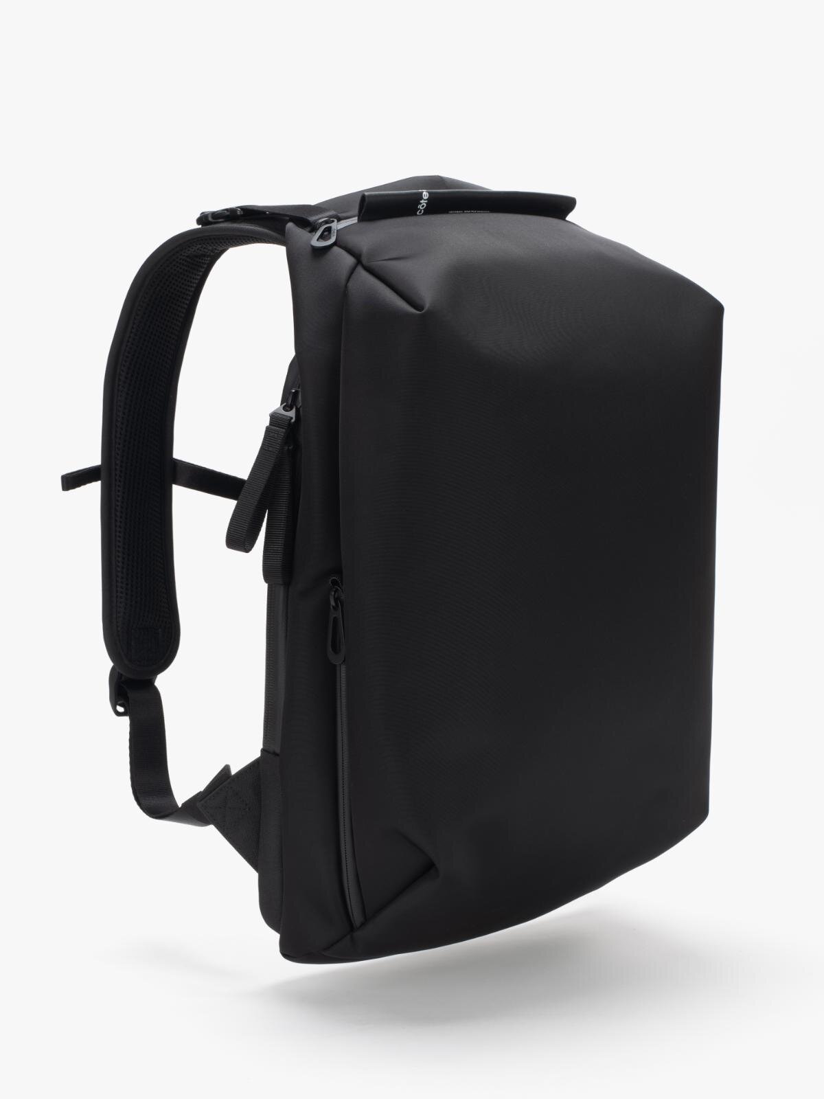 コラボ品 アタッチメント コートアンドシエル バックパック ブラック 大容量 アタッチメントがコート・エ・シエルと初コラボレーション