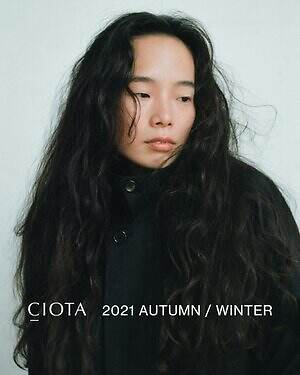 シオタ(CIOTA) 2021-22年秋冬ウィメンズ&メンズコレクション  - 写真1