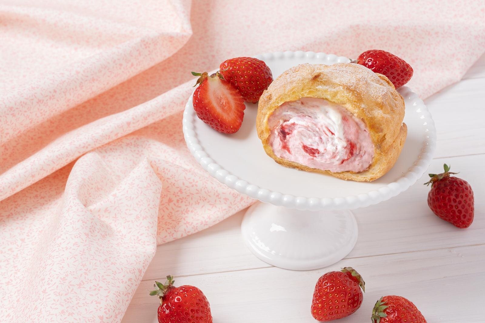 「ストロベリーチーズケーキ」290円