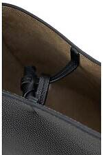 J&M デヴィッドソン フォー クラネ“矢筒着想”バケットバッグ、型押しレザー＆ベルト用バックル付き｜写真6