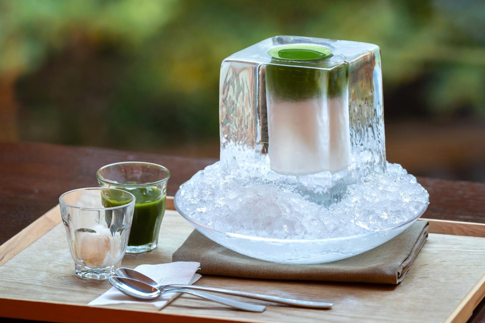 ハイアット リージェンシー 京都“氷の器”で味わうひんやり「抹茶ラテ」抹茶ゼリー＆バニラアイス添え